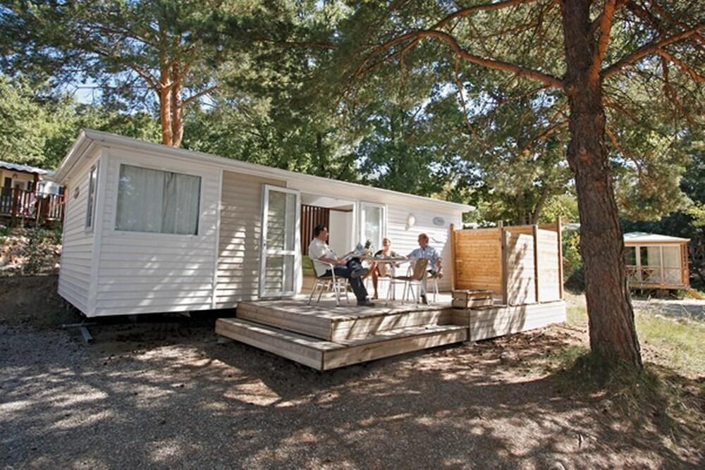 Camping Domaine De Chanteraine レ・サル・シュル・ヴェルドン エクステリア 写真